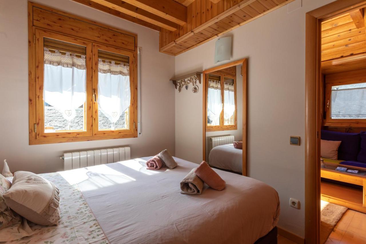 Apartamento con Encanto Vielha Esterno foto